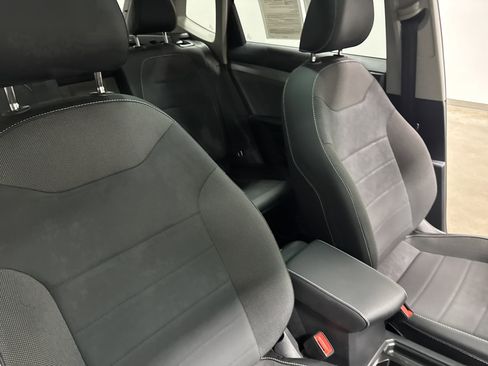 Certified 2022 Volkswagen Taos SE image 39