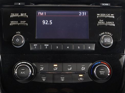 Used 2017 Nissan Rogue S image 30