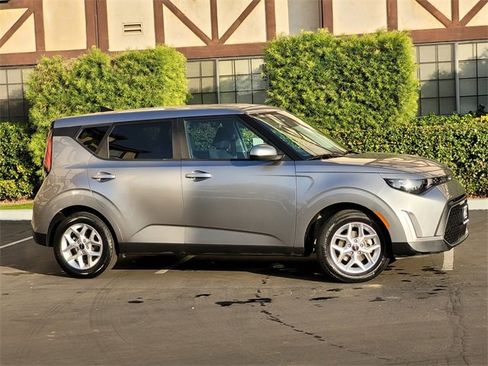 Used 2024 Kia Soul LX w/ Option Group 015 image 4