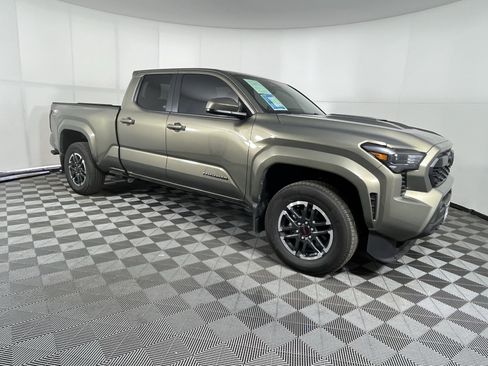 Used 2025 Toyota Tacoma TRD Sport image 6