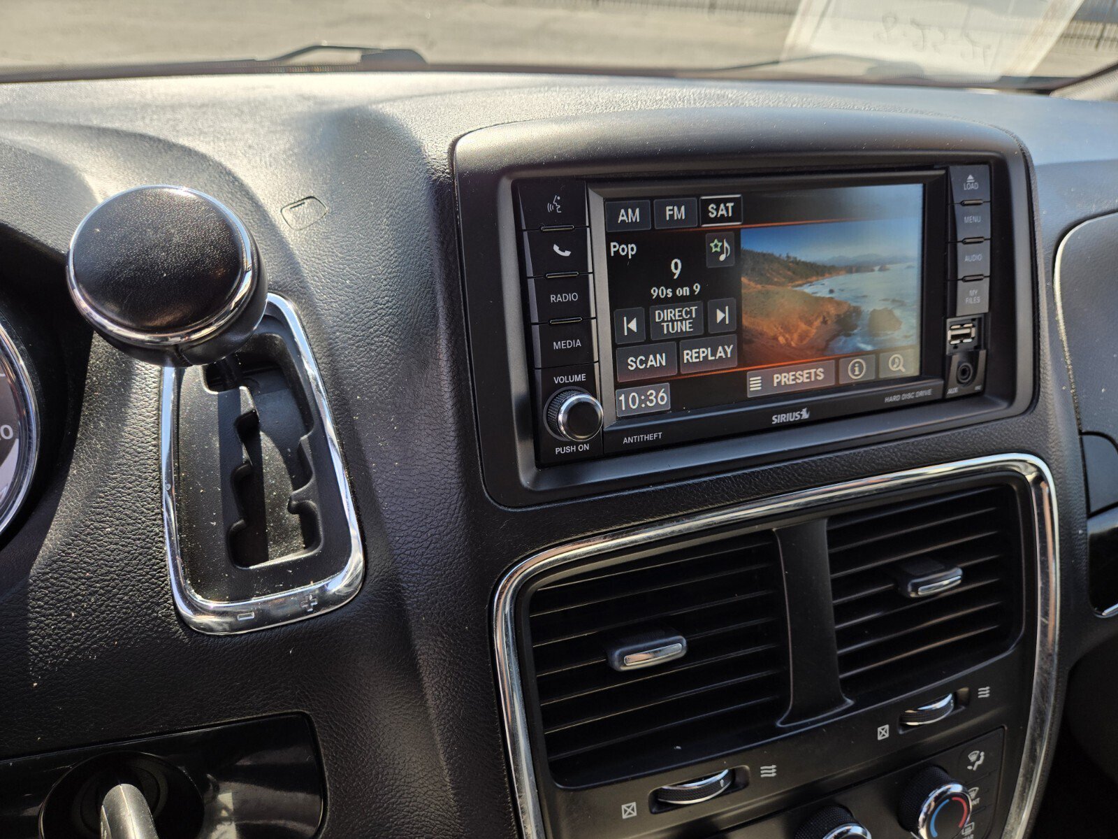 Used 2020 Dodge Grand Caravan SXT FWD image 18