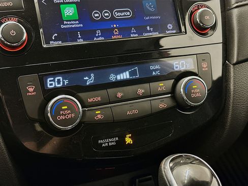 Used 2019 Nissan Rogue SV w/ Premium Package AWD/4WD image 24