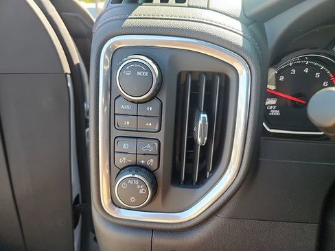 Used 2022 Chevrolet Silverado 1500 RST w/ Z71 Off-Road Package AWD/4WD image 28