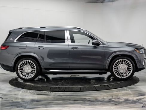 Used 2024 Mercedes-Benz Maybach GLS 600 4MATIC image 25