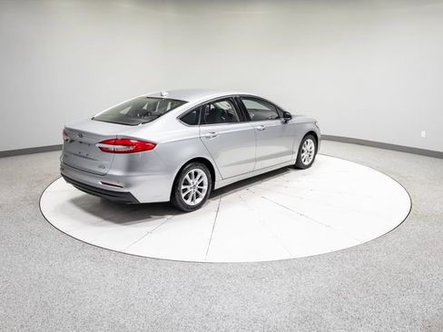 Used 2020 Ford Fusion SE FWD image 28