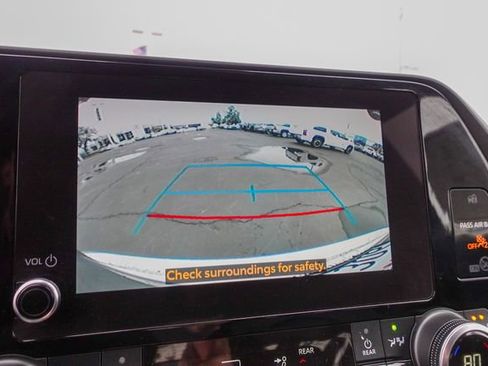 Certified 2023 Toyota Highlander XLE image 19