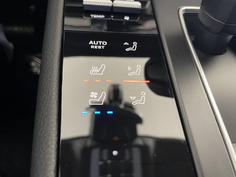 New 2026 Porsche Macan image 23