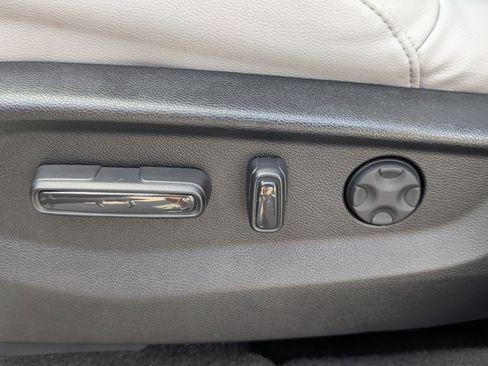 Used 2022 Honda CR-V Touring image 21