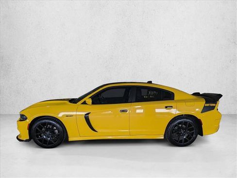 Used 2017 Dodge Charger R/T image 8