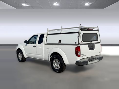 Used 2008 Nissan Frontier SE w/ SE Value Truck Pkg image 3