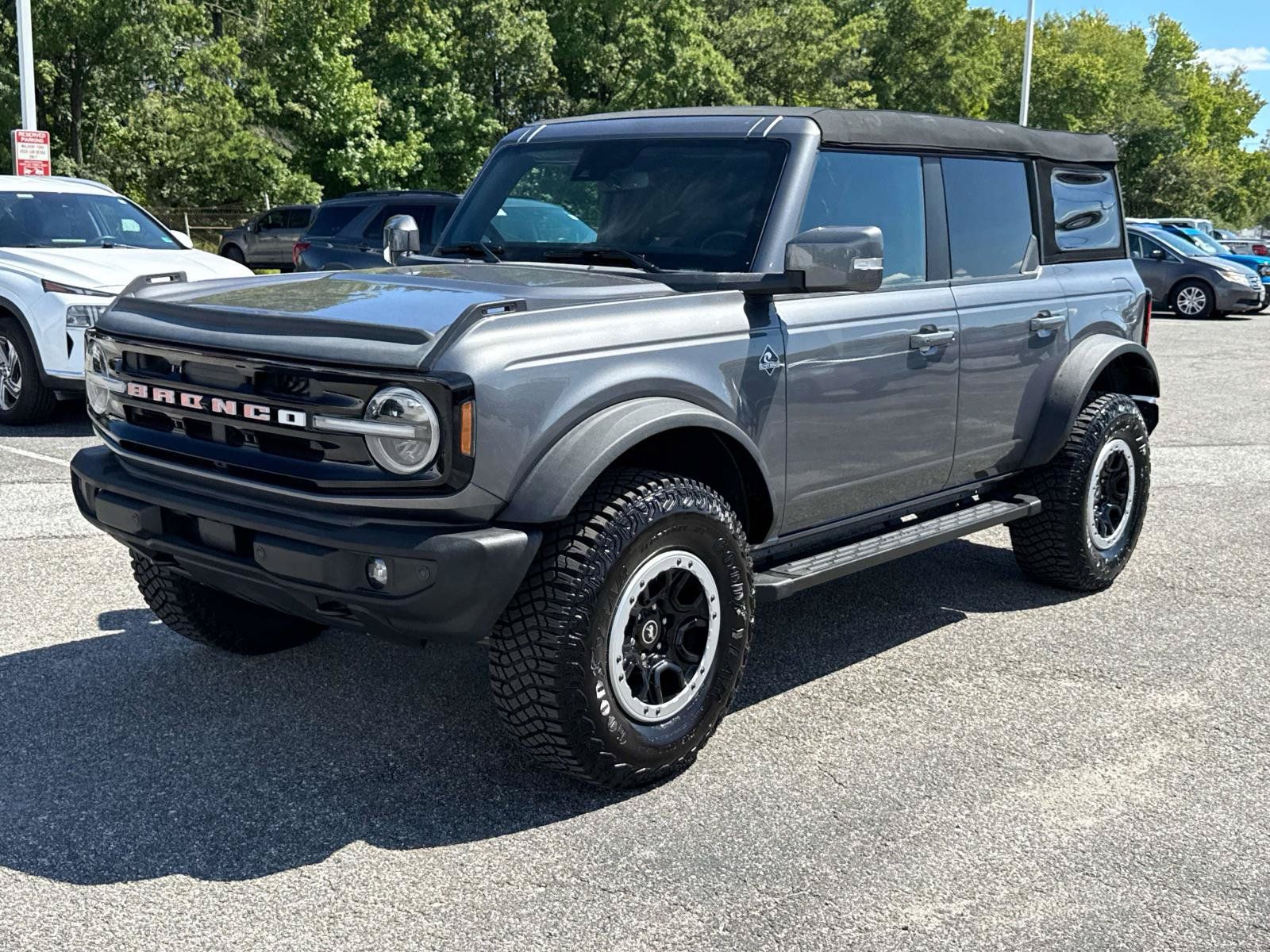 Used 2023 Ford Bronco Outer Banks w/ Sasquatch Package AWD/4WD image 5