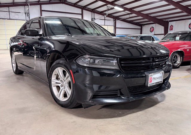 Used 2023 Dodge Charger SXT RWD image 1