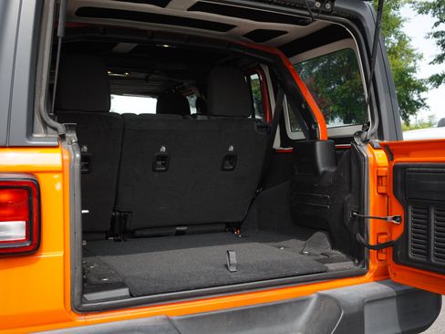 Used 2019 Jeep Wrangler Unlimited Sport S AWD/4WD image 28