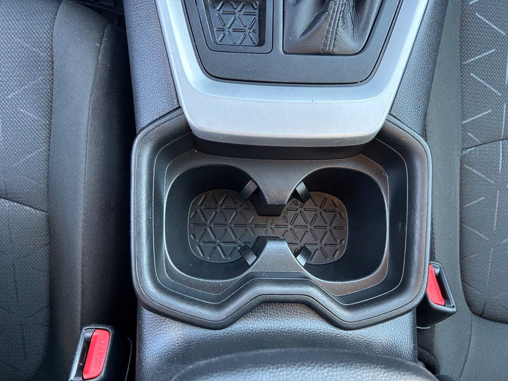 Used 2021 Toyota RAV4 XLE AWD/4WD image 19