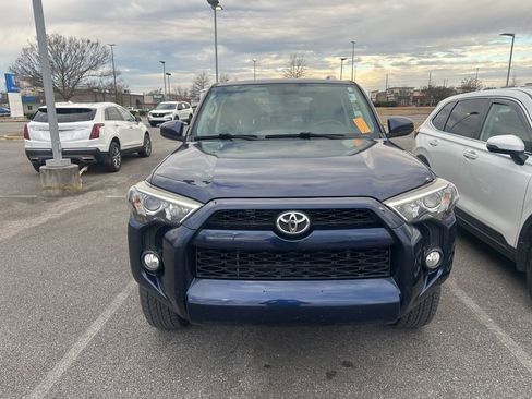 Used 2018 Toyota 4Runner SR5 image 2