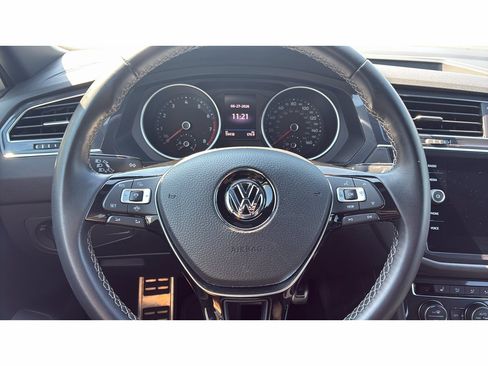 Used 2021 Volkswagen Tiguan SE R-Line AWD/4WD image 16