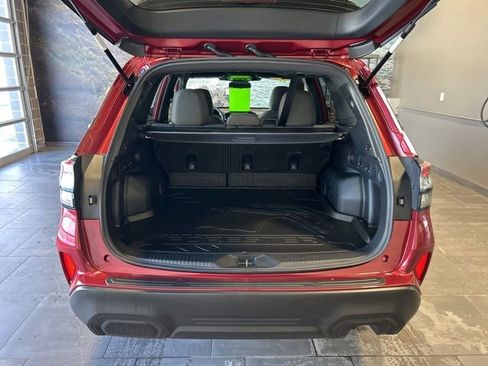Used 2025 Subaru Forester Premium AWD/4WD image 30
