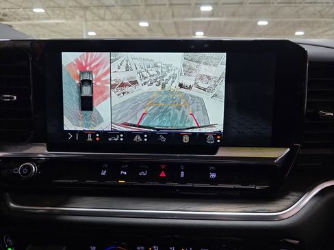 Used 2025 GMC Sierra 2500 SLT w/ SLT Premium Package image 25