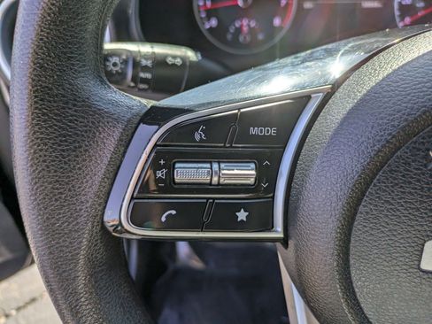 Used 2024 Kia Forte LXS w/ LXS Technology Package FWD image 17