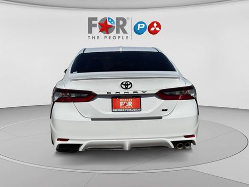 Used 2024 Toyota Camry SE w/ Convenience Package FWD image 4