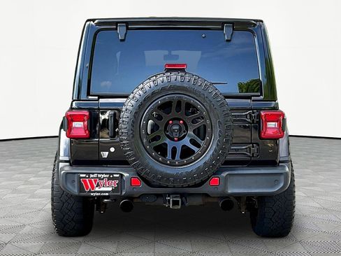 Used 2018 Jeep Wrangler Unlimited Sahara w/ Dual Top Group AWD/4WD image 5