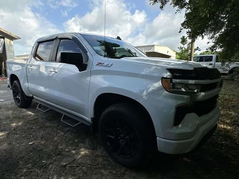 Used 2023 Chevrolet Silverado 1500 RST w/ Z71 Off-Road Package AWD/4WD image 10