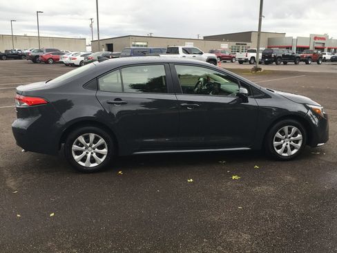 Used 2023 Toyota Corolla LE FWD image 8