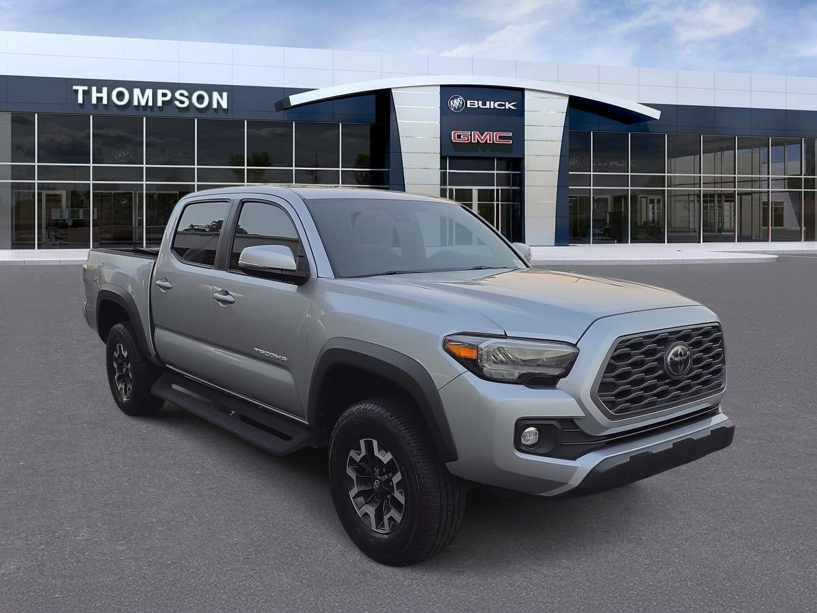 Used 2022 Toyota Tacoma TRD Off-Road w/ TRD Premium Off Road Package AWD/4WD image 1