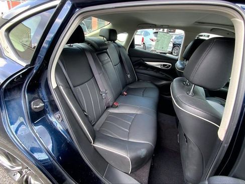 Used 2018 INFINITI Q70 Luxe AWD/4WD image 27