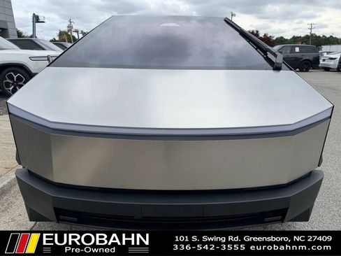 Used 2024 Tesla Cybertruck AWD Crew Cab image 10