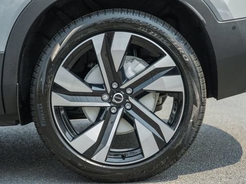 New 2026 Volvo XC40 B5 Ultra w/ Protection Package Premier AWD/4WD image 19