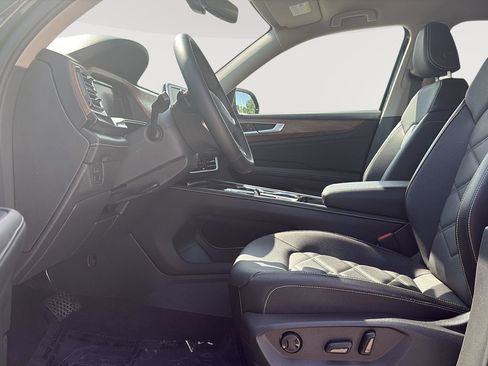 Certified 2024 Volkswagen Atlas SE AWD/4WD image 4