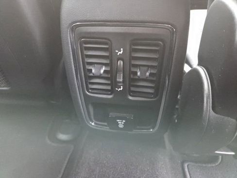 Used 2019 Jeep Grand Cherokee Altitude image 14