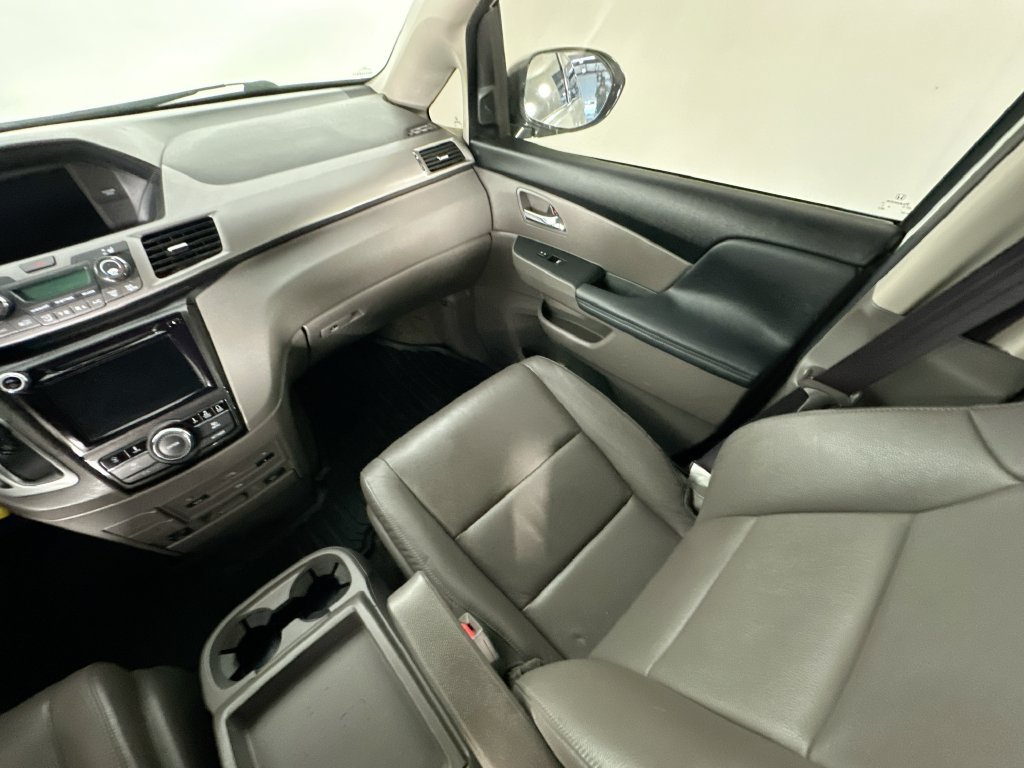 Used 2016 Honda Odyssey Touring Elite image 11