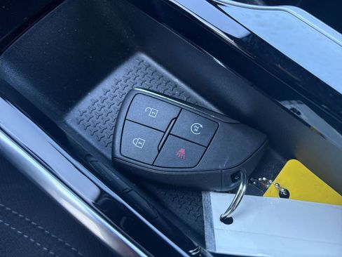 Used 2025 Chevrolet Equinox LT image 24