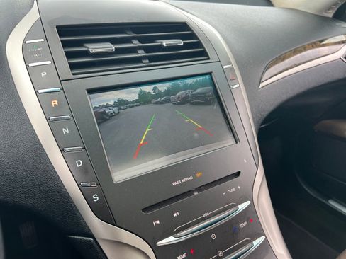 Used 2016 Lincoln MKZ w/ Equipment Group 300A Reserve FWD image 13