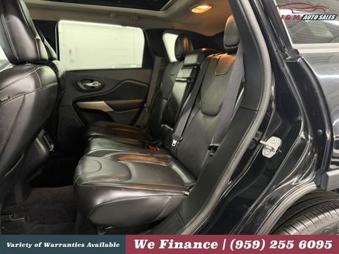 Used 2018 Jeep Cherokee Limited w/ High Altitude Package AWD/4WD image 32