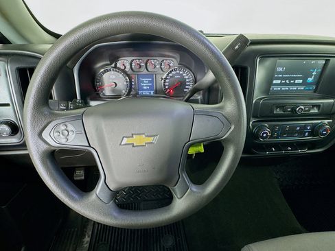 Used 2018 Chevrolet Silverado 1500 Custom w/ Custom Value Package RWD image 11