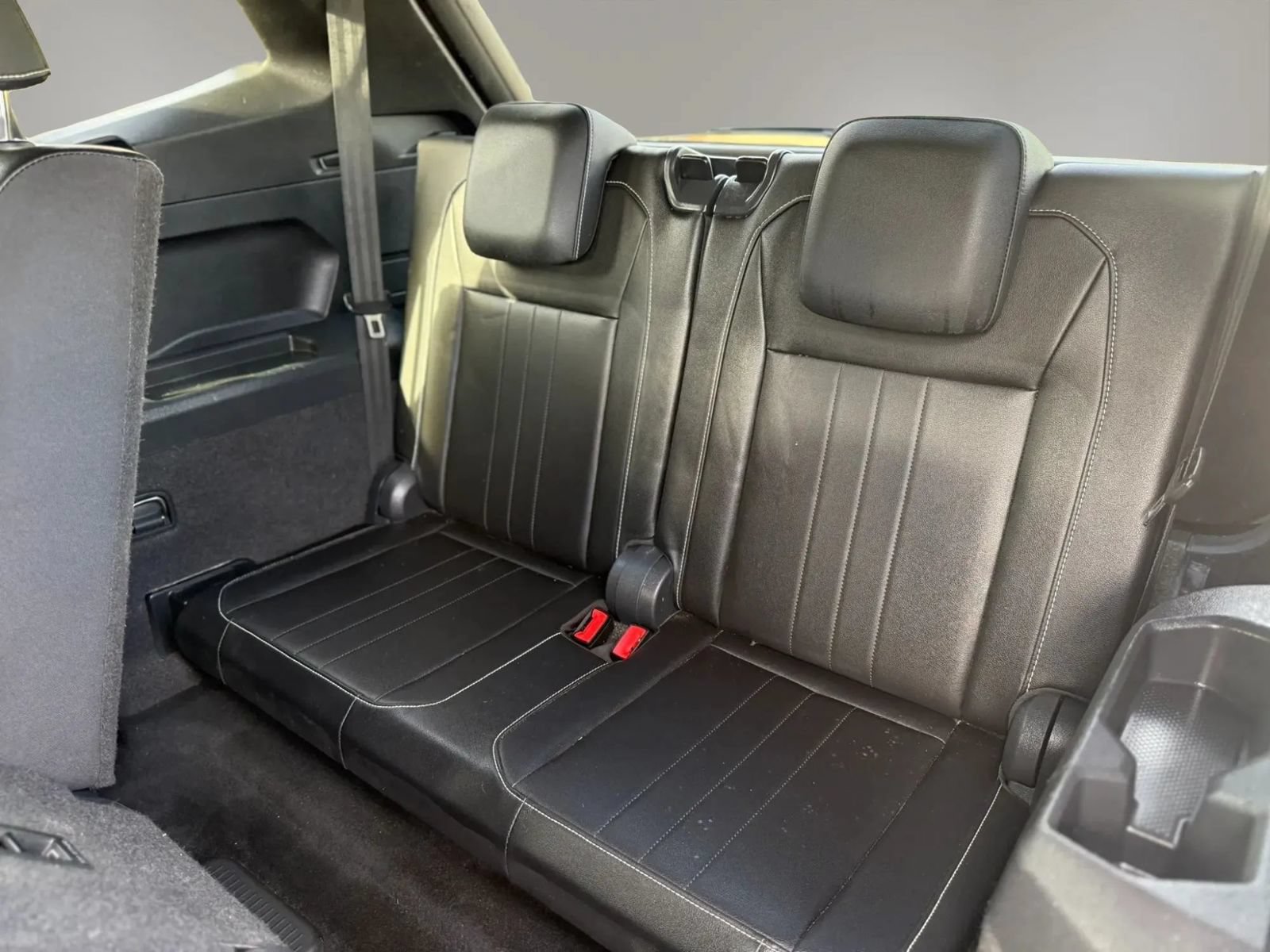 Used 2023 Volkswagen Tiguan SE R-Line FWD image 19