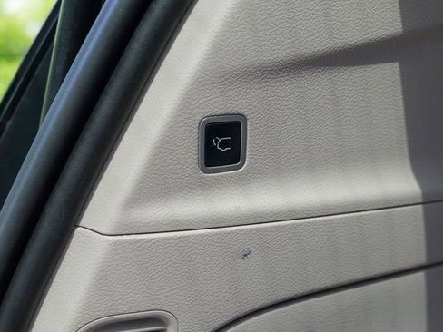 Used 2023 Chrysler Voyager LX image 55