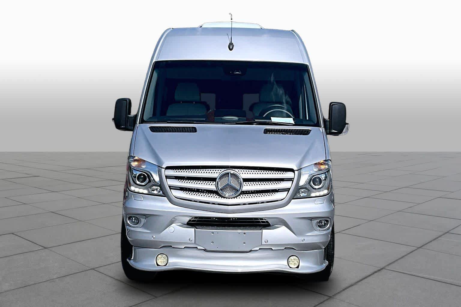 Used 2018 Mercedes-Benz Sprinter 2500 image 4