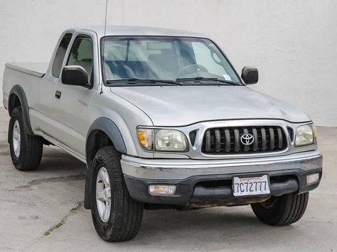 Used 2003 Toyota Tacoma PreRunner image 3