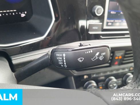 Used 2024 Volkswagen Jetta SE image 30