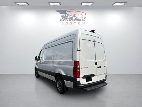 Used 2023 Mercedes-Benz Sprinter 2500 w/ Acoustic Package image 6