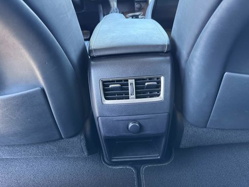 Used 2019 Lexus RX 450h AWD image 17