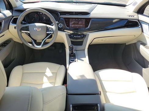 Used 2024 Cadillac XT6 Premium Luxury AWD/4WD image 10