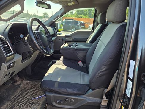 Used 2017 Ford F150 XLT w/ Equipment Group 302A Luxury AWD/4WD image 15