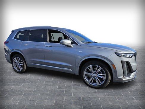 Certified 2025 Cadillac XT6 Premium Luxury image 3