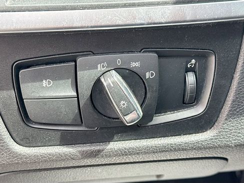 Used 2018 BMW 330i Sedan RWD image 11