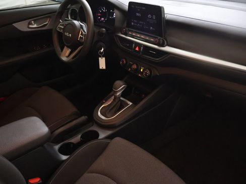 Used 2024 Kia Forte LXS w/ LXS Technology Package FWD image 10